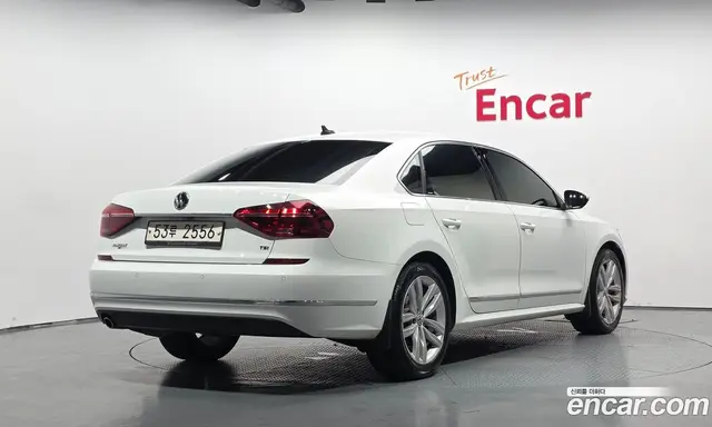 Volkswagen Passat 2018 2.0 автомат (гидро), миниатюра 2