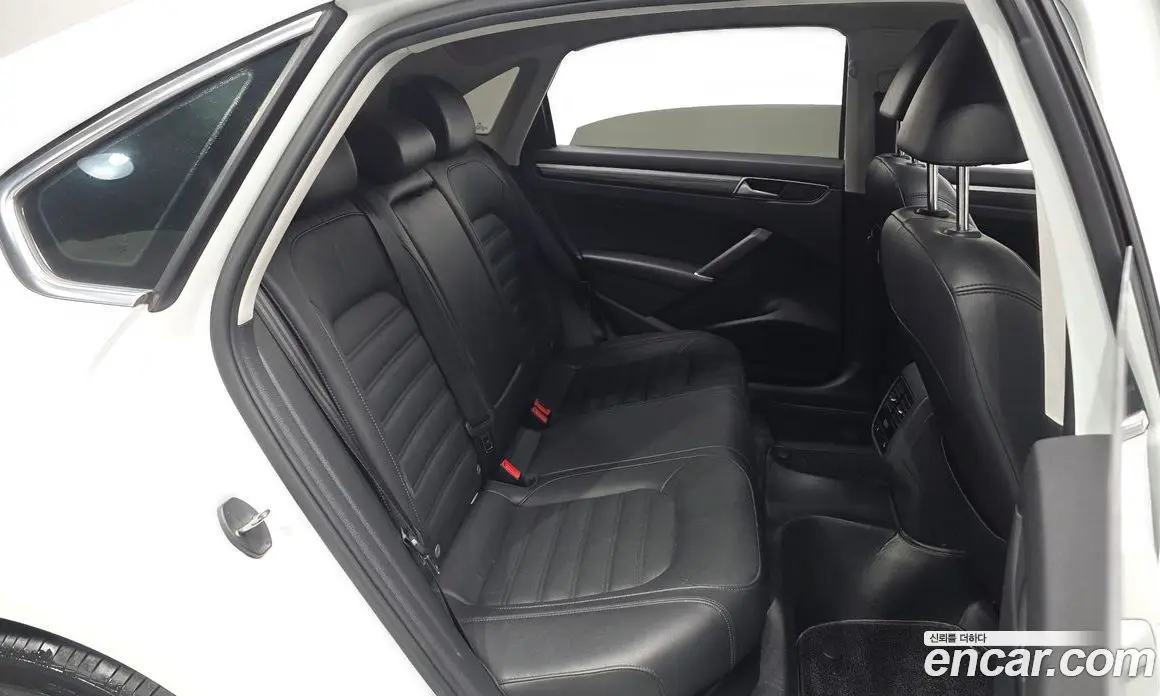 Volkswagen Passat 2018 2.0 автомат (гидро), фото 11