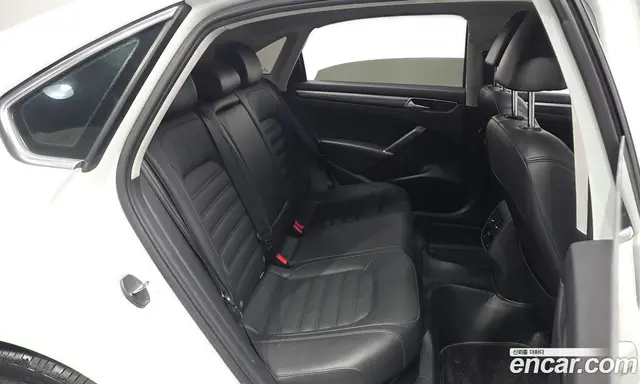 Volkswagen Passat 2018 2.0 автомат (гидро), миниатюра 11