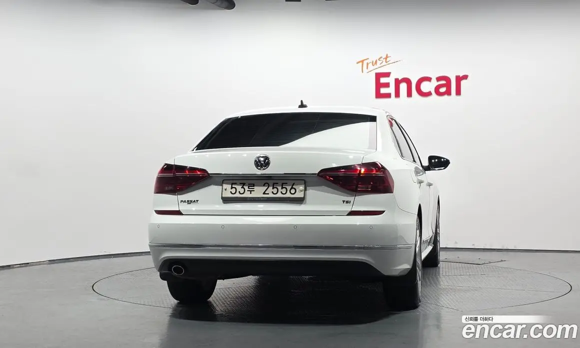 Volkswagen Passat 2018 2.0 автомат (гидро), фото 4