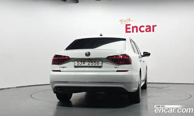 Volkswagen Passat 2018 2.0 автомат (гидро), миниатюра 4
