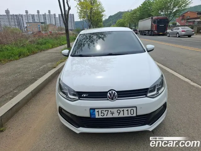 Volkswagen Polo 2015 1.4 автомат (гидро), миниатюра 3