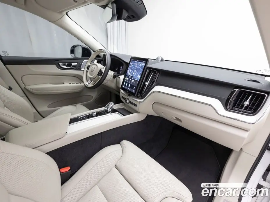 Volvo XC60 2025 2.0 автомат (гидро), фото 12