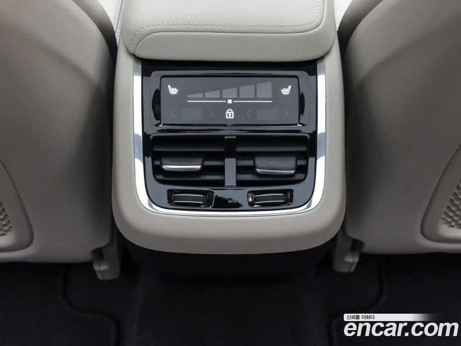 Volvo XC60 2025 2.0 автомат (гидро), фото 18