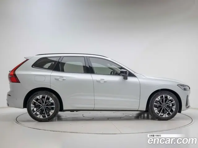 Volvo XC60 2025 2.0 автомат (гидро), миниатюра 5