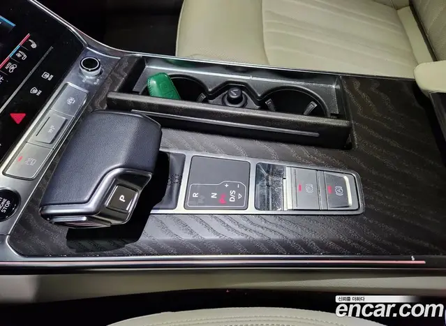 Audi A6 2023 2.0 автомат (гидро), миниатюра 8