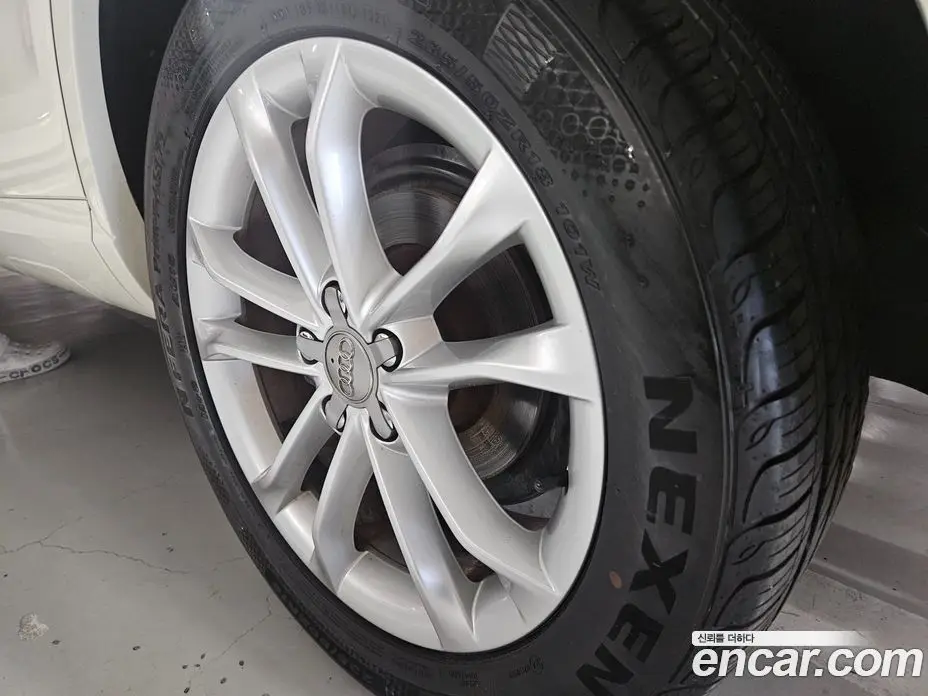 Audi Q3 2014 2.0 автомат (гидро), фото 15