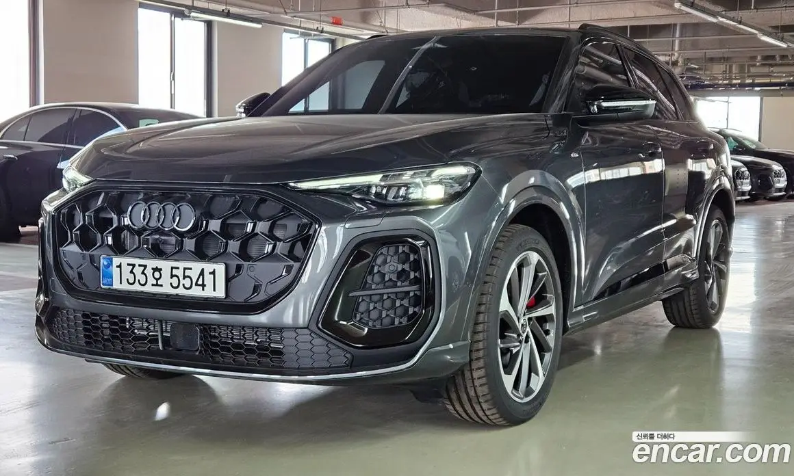 Audi Q5 2025 2.0 автомат (гидро), фото 1 Audi Q5 2025 2.0 автомат (гидро), фото 1