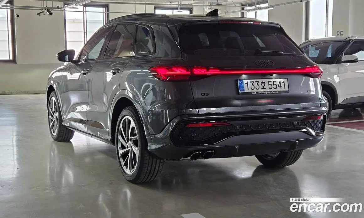 Audi Q5 2025 2.0 автомат (гидро), фото 2 Audi Q5 2025 2.0 автомат (гидро), фото 2