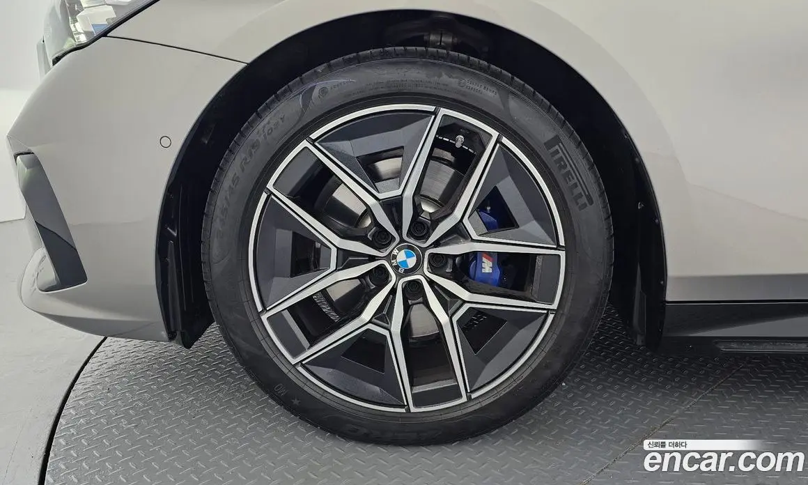 BMW 5 серия 2025 2.0 автомат (гидро), фото 5