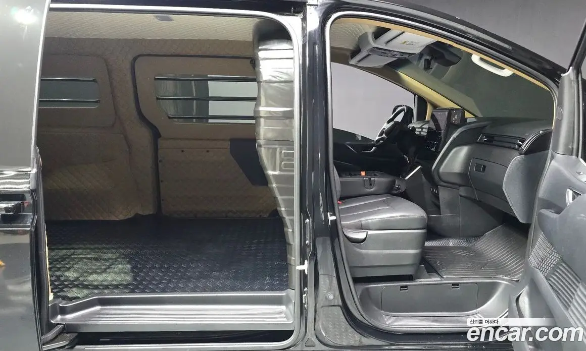 Hyundai Staria 2024 2.2 автомат (гидро), фото 11