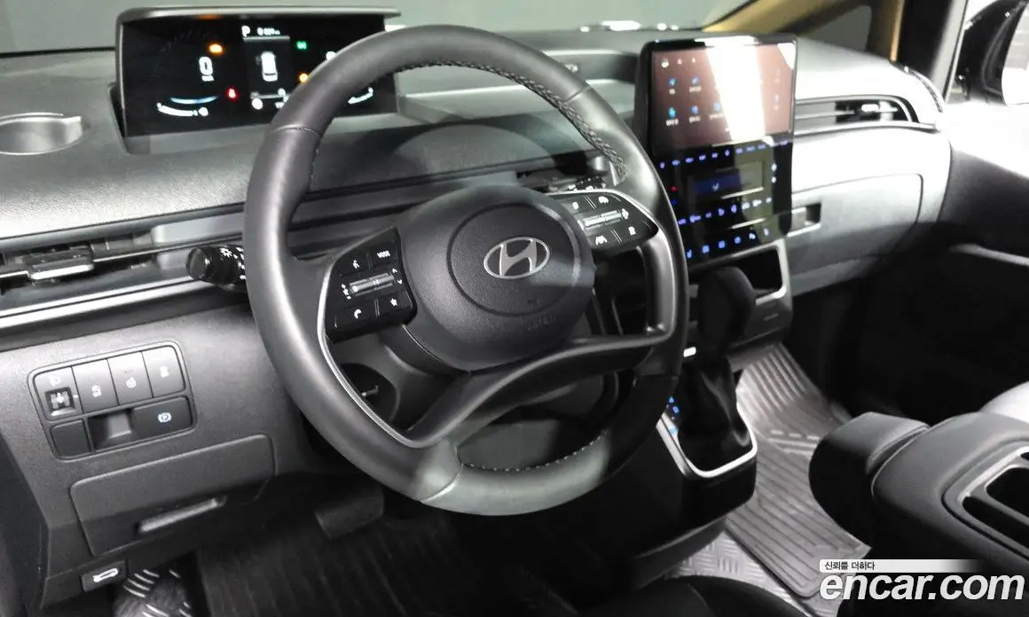 Hyundai Staria 2024 2.2 автомат (гидро), фото 13