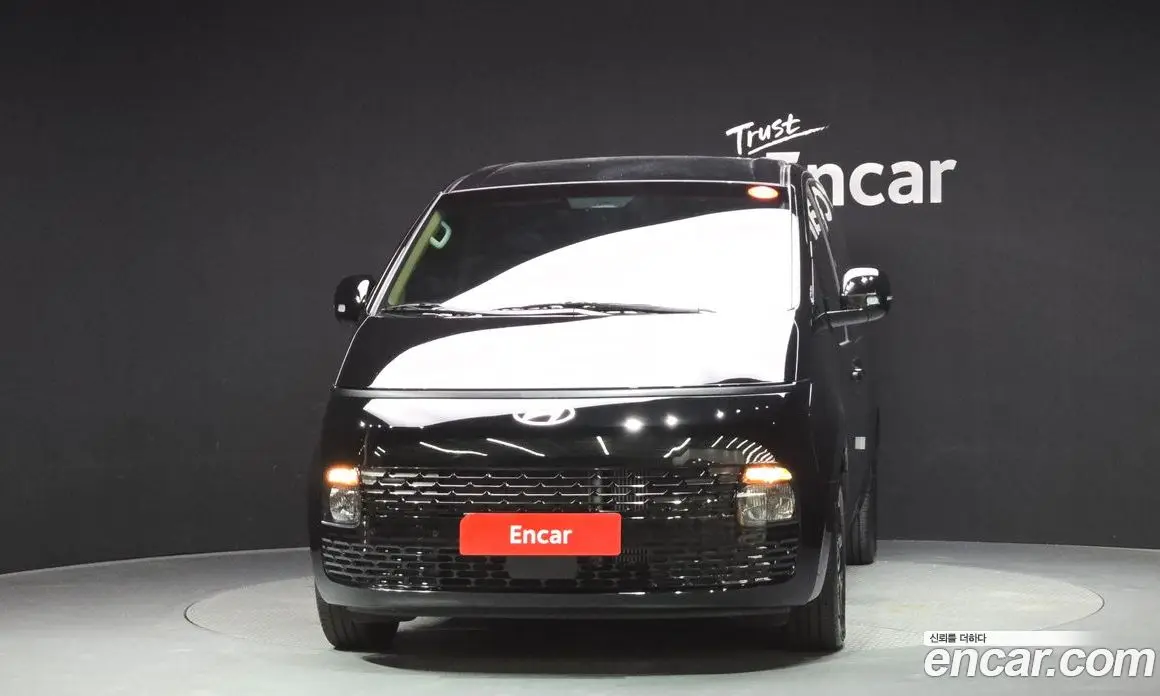 Hyundai Staria 2024 2.2 автомат (гидро), фото 3