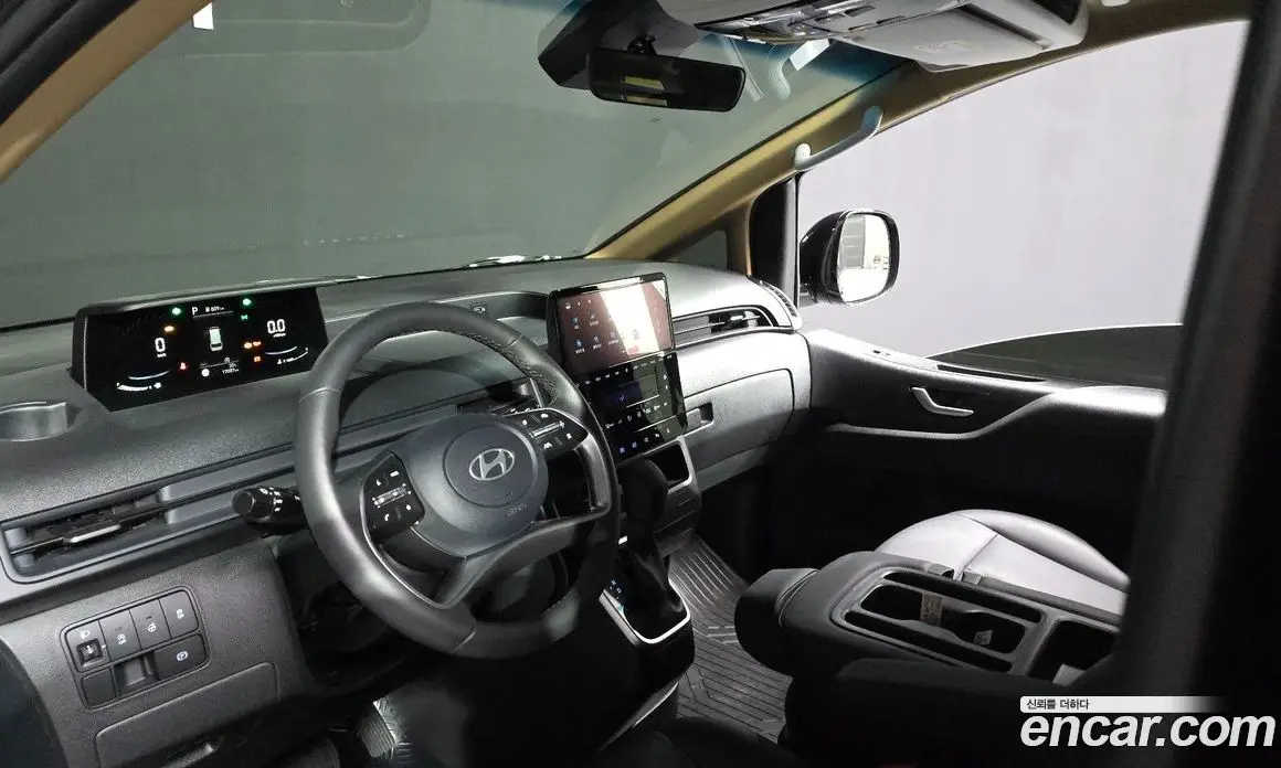 Hyundai Staria 2024 2.2 автомат (гидро), фото 7