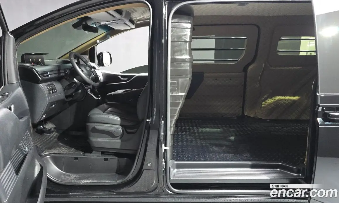 Hyundai Staria 2024 2.2 автомат (гидро), фото 10
