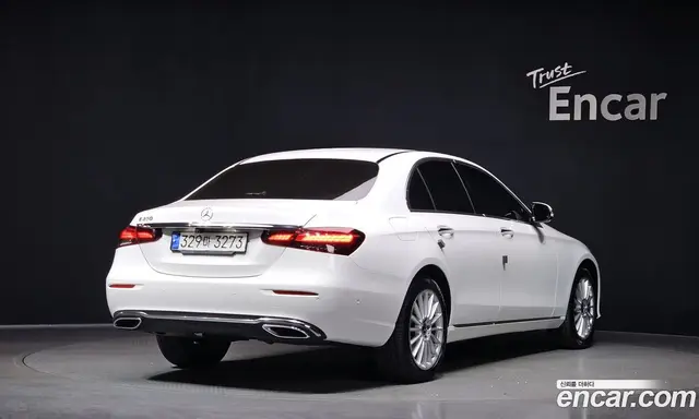 Mercedes-Benz E-Class 2020 2.0 автомат (гидро), миниатюра 2