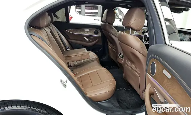 Mercedes-Benz E-Class 2020 2.0 автомат (гидро), миниатюра 12