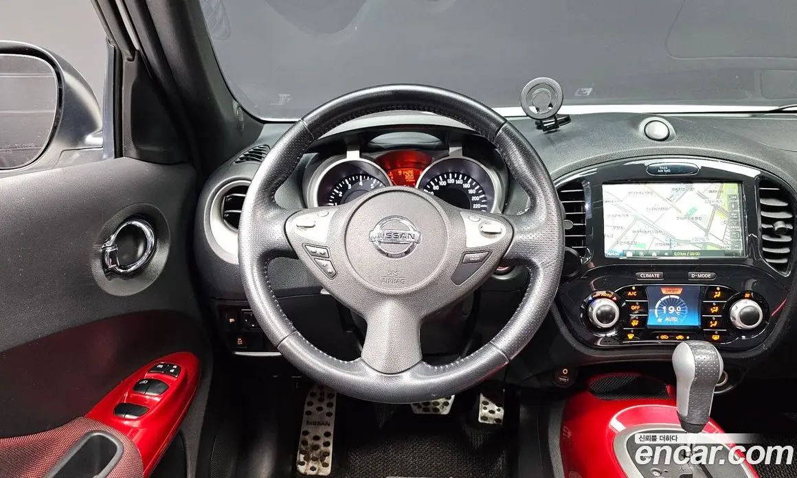 Nissan Juke 2013 1.6 автомат (гидро), фото 13