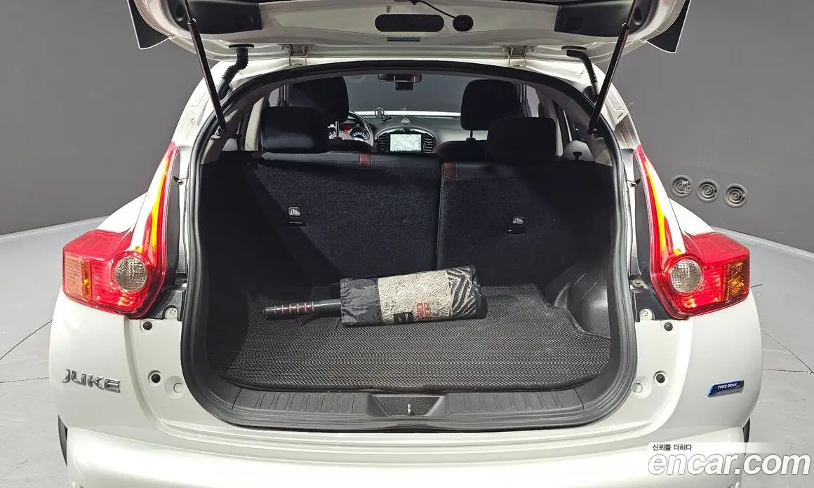 Nissan Juke 2013 1.6 автомат (гидро), фото 20