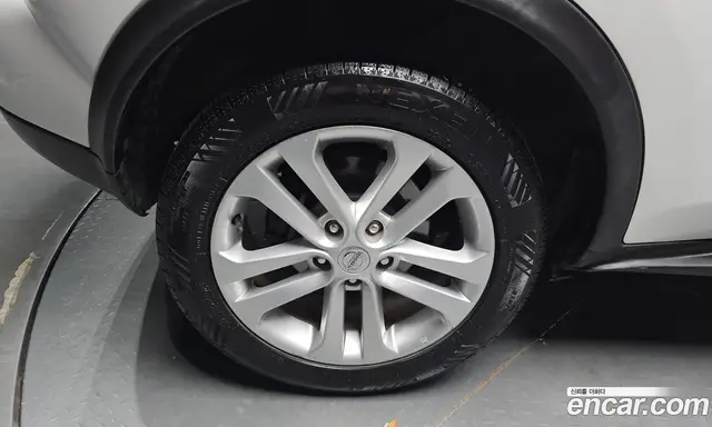 Nissan Juke 2013 1.6 автомат (гидро), миниатюра 5