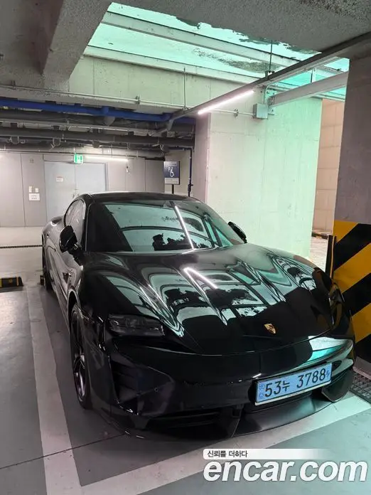 Porsche Taycan, 2021, 31 900 км