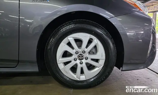 Toyota Prius 2017 1.8 автомат (гидро), миниатюра 12
