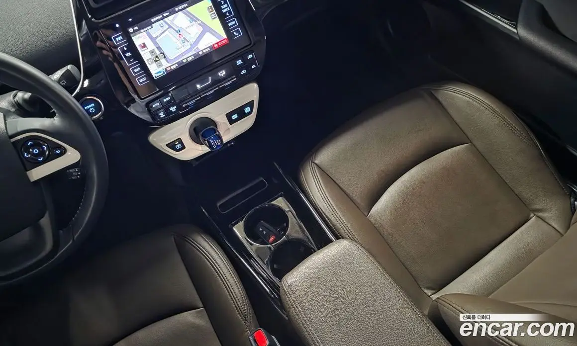 Toyota Prius 2017 1.8 автомат (гидро), фото 14