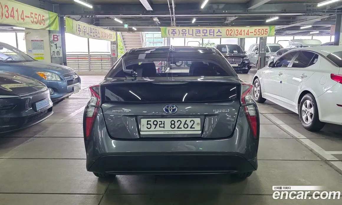 Toyota Prius 2017 1.8 автомат (гидро), фото 19
