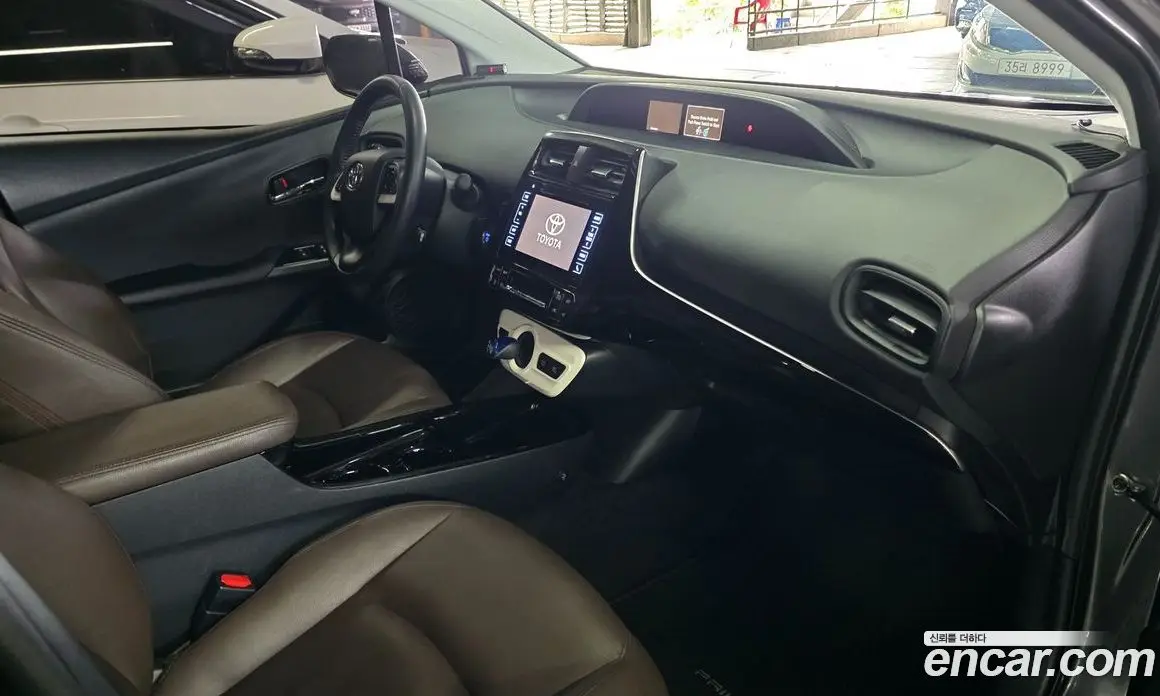 Toyota Prius 2017 1.8 автомат (гидро), фото 20