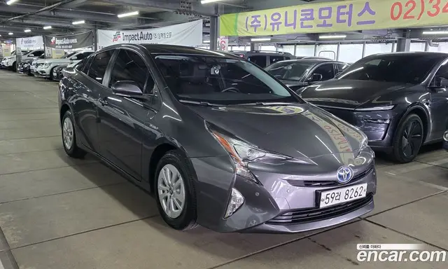 Toyota Prius 2017 1.8 автомат (гидро), миниатюра 3