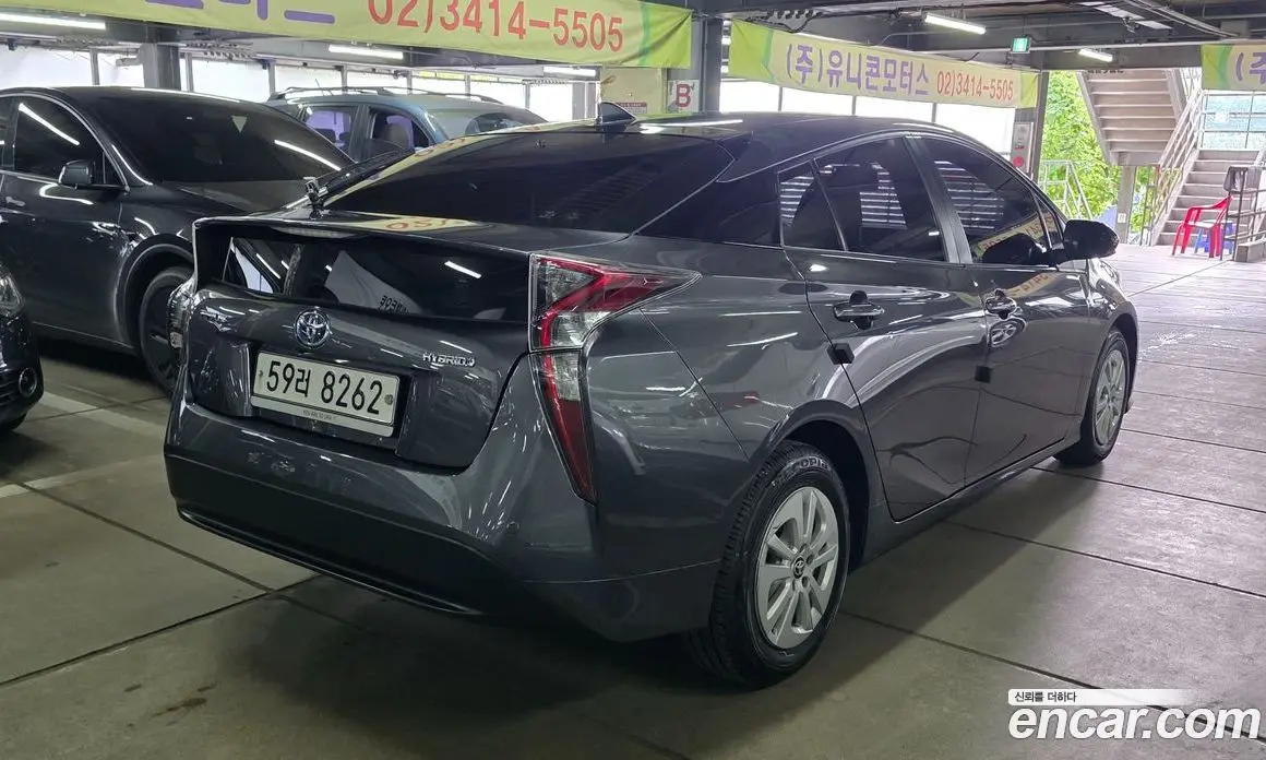 Toyota Prius 2017 1.8 автомат (гидро), фото 4