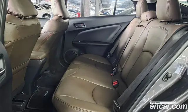 Toyota Prius 2017 1.8 автомат (гидро), миниатюра 6
