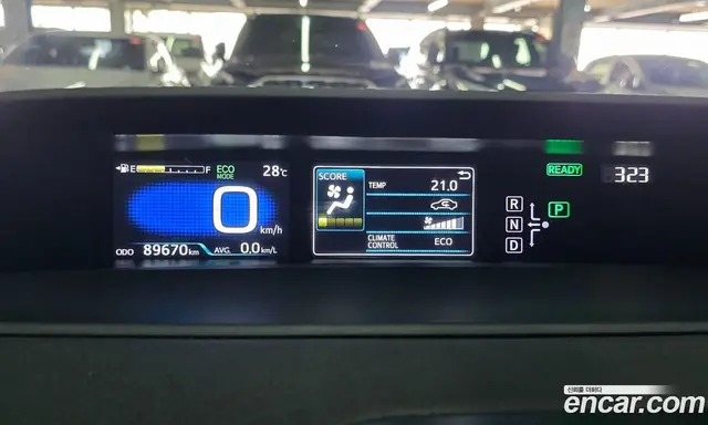 Toyota Prius 2017 1.8 автомат (гидро), миниатюра 9