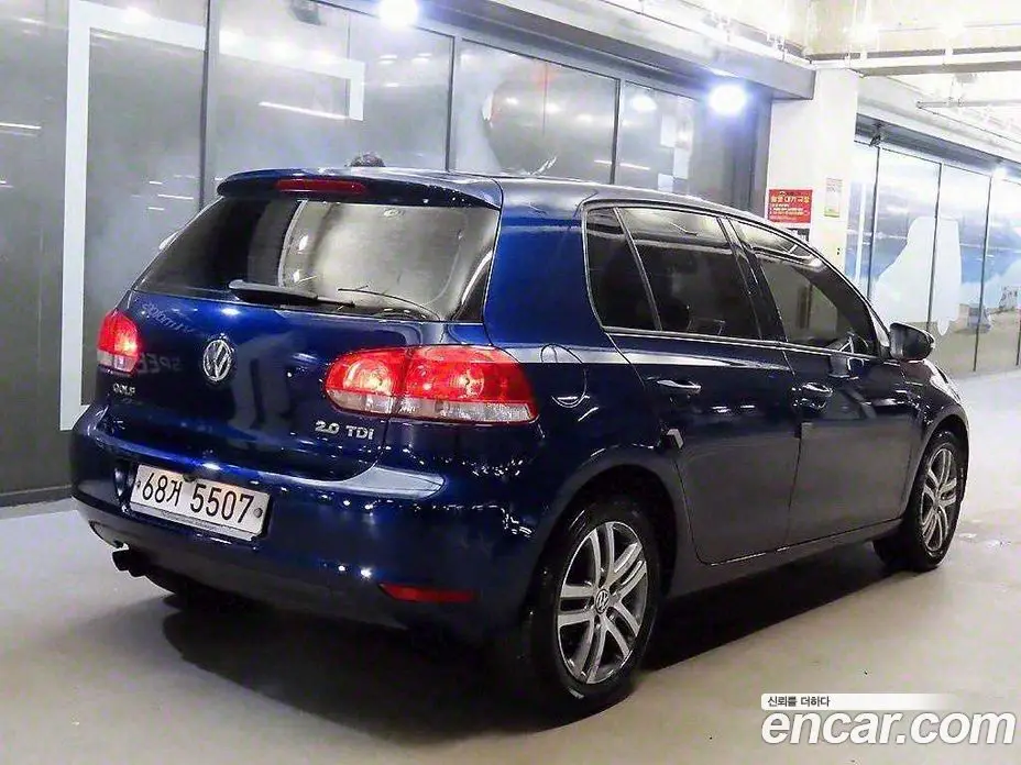 Volkswagen Golf 2010 2.0 автомат (гидро), фото 3