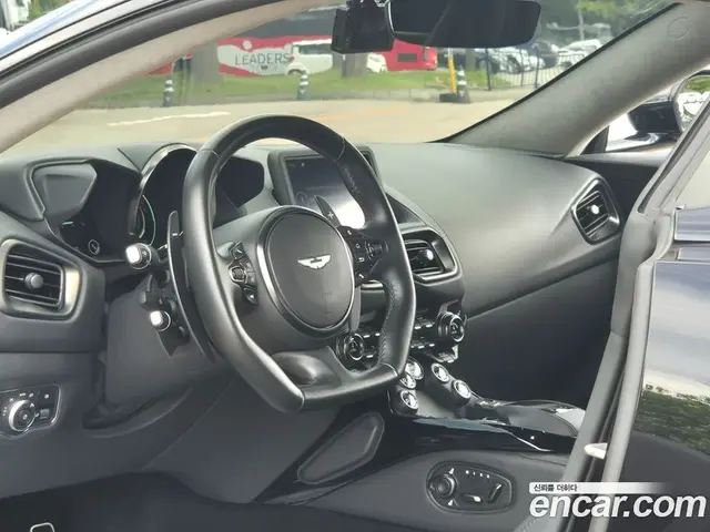 Aston Martin Vantage 2022 4.0 автомат (гидро), миниатюра 11 Aston Martin Vantage 2022 4.0 автомат (гидро), миниатюра 11