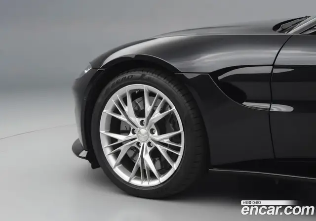 Aston Martin Vantage 2022 4.0 автомат (гидро), миниатюра 5 Aston Martin Vantage 2022 4.0 автомат (гидро), миниатюра 5