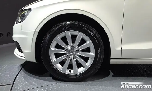Audi A3 2014 1.6 автомат (гидро), миниатюра 5