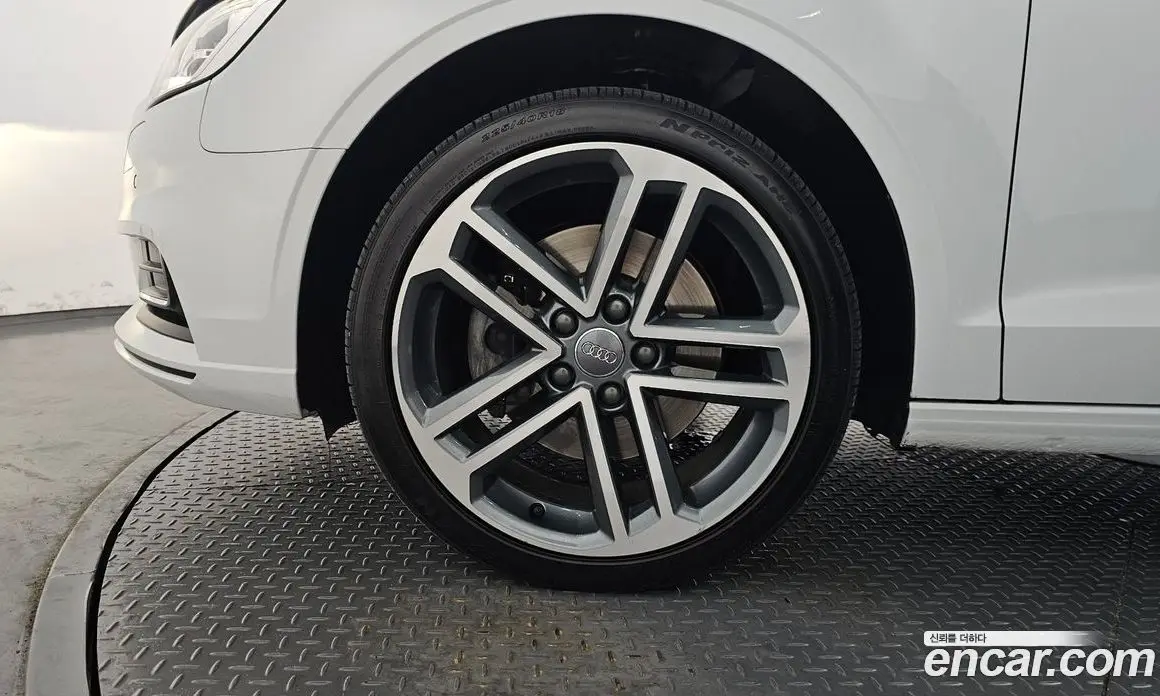 Audi A3 2020 2.0 автомат (гидро), фото 5