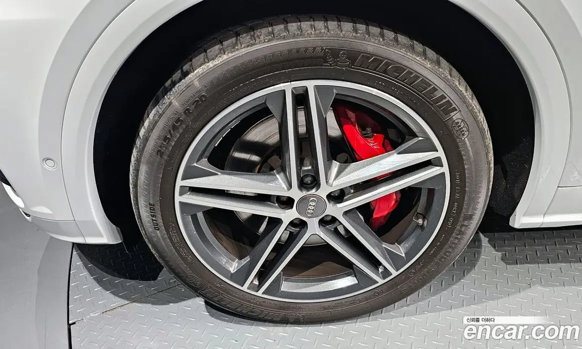 Audi SQ5 2020 3.0 автомат (гидро), фото 5