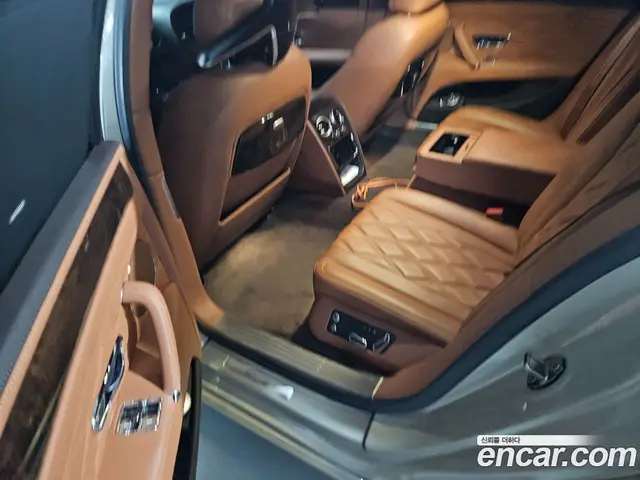 Bentley Flying Spur 2015 6.0 автомат (гидро), миниатюра 6