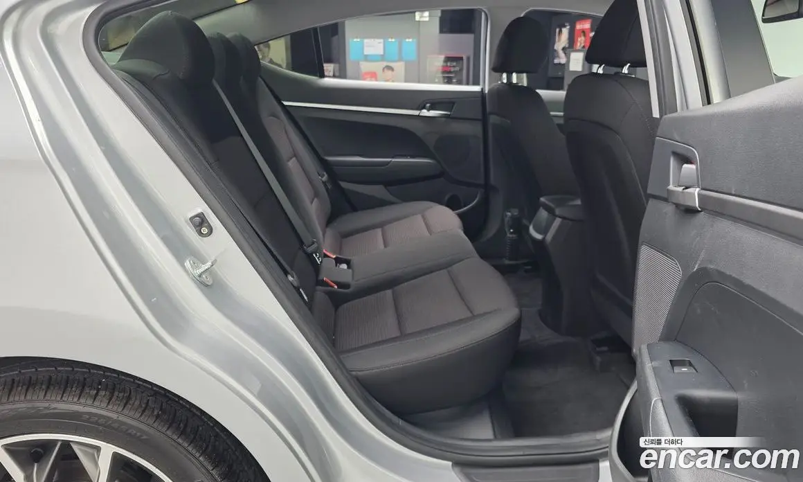 Hyundai Avante 2020 1.6 автомат (гидро), фото 12