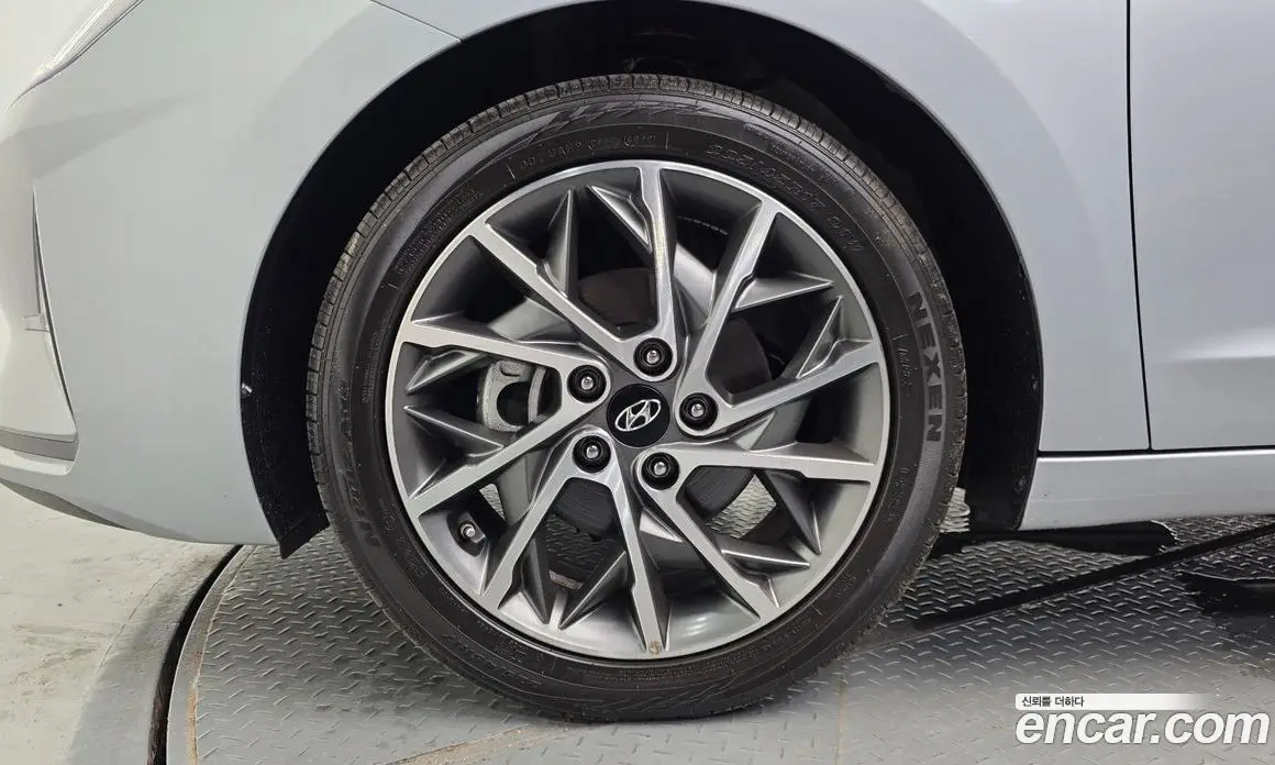 Hyundai Avante 2020 1.6 автомат (гидро), фото 5