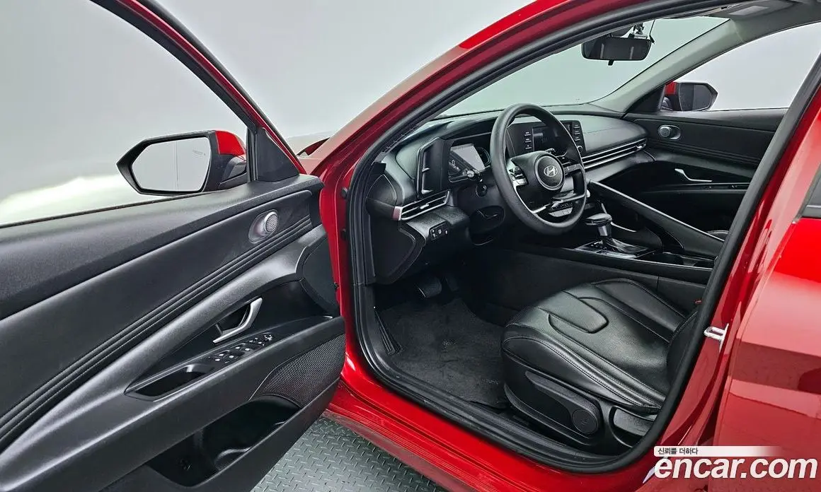 Hyundai Avante 2023 1.6 автомат (гидро), фото 11