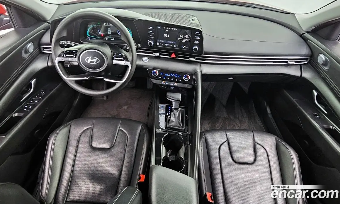 Hyundai Avante 2023 1.6 автомат (гидро), фото 7