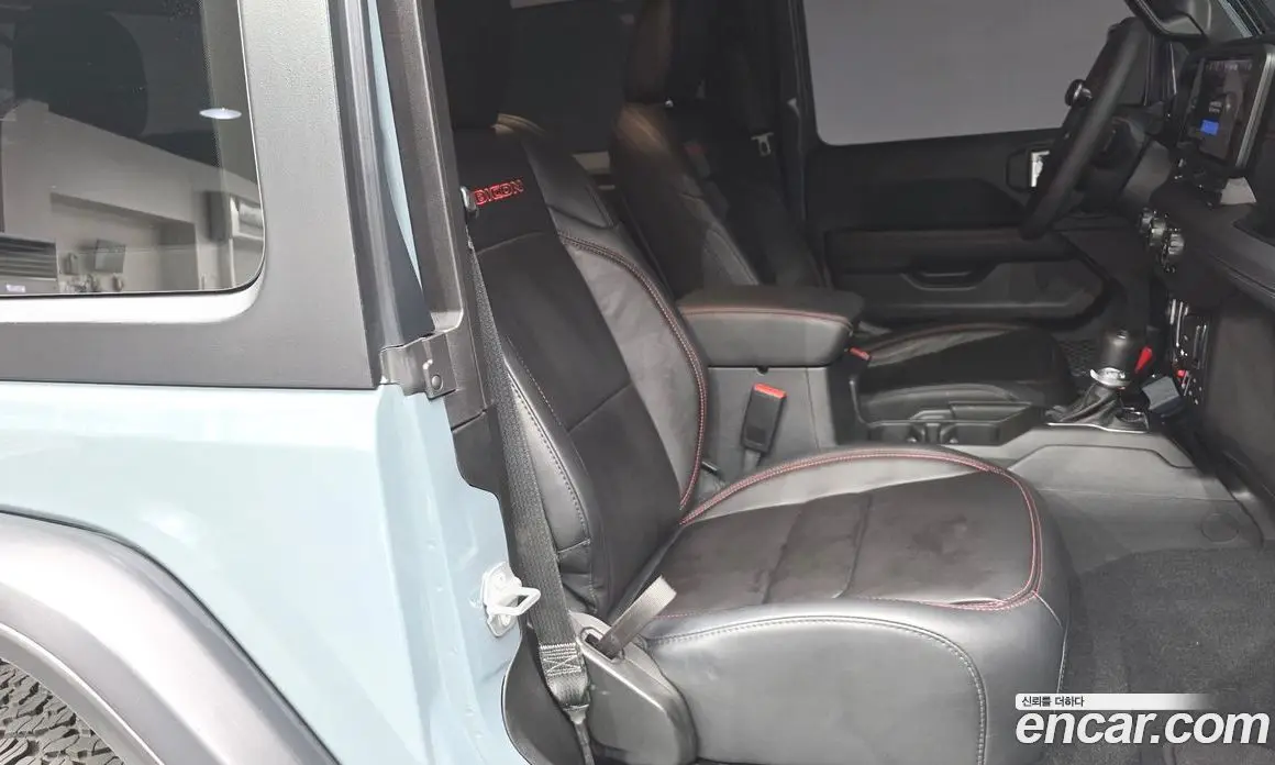 Jeep Wrangler 2024 2.0 автомат (гидро), фото 11