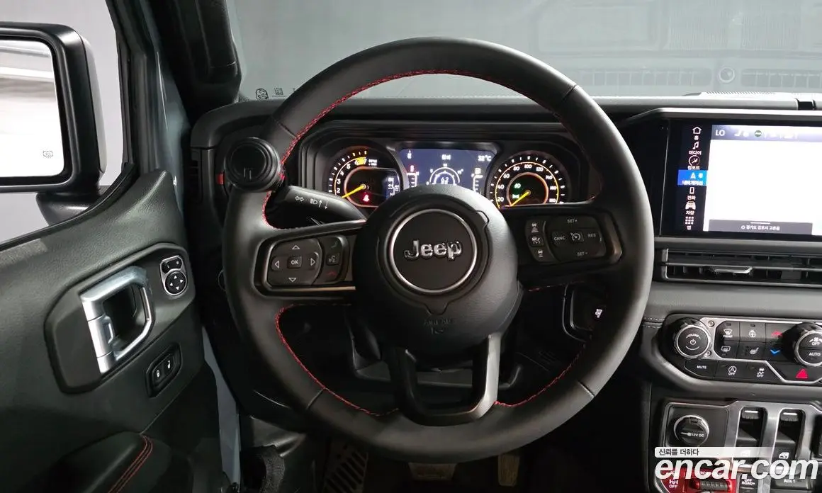 Jeep Wrangler 2024 2.0 автомат (гидро), фото 13