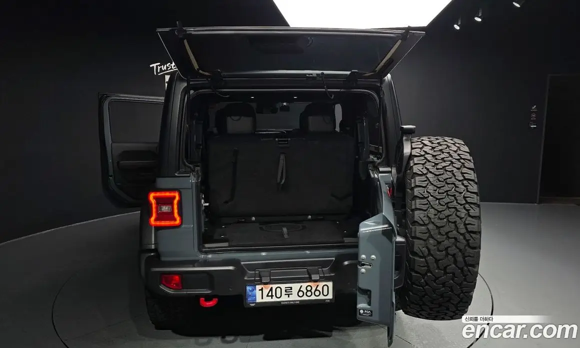 Jeep Wrangler 2024 2.0 автомат (гидро), фото 20