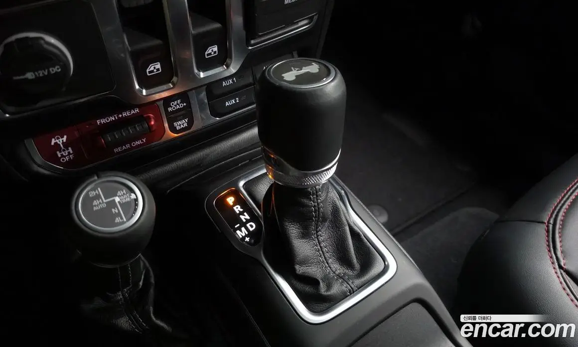 Jeep Wrangler 2024 2.0 автомат (гидро), фото 9