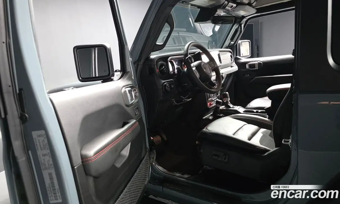 Jeep Wrangler 2024 2.0 автомат (гидро), фото 10