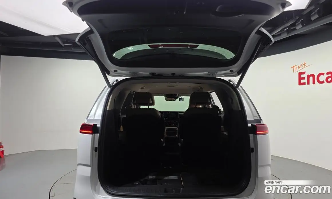 Kia Carnival 2021 2.2 автомат (гидро), фото 18